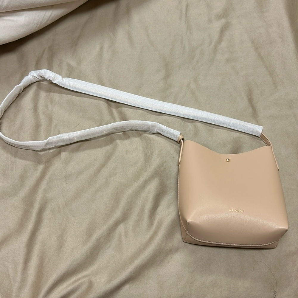 Cream purse